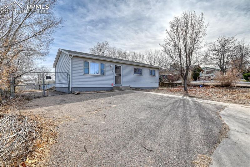 530 Hewitt St, Pueblo, CO 81005