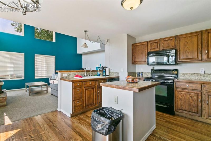 5305 Plumstead Dr, Colorado Springs, CO 80920