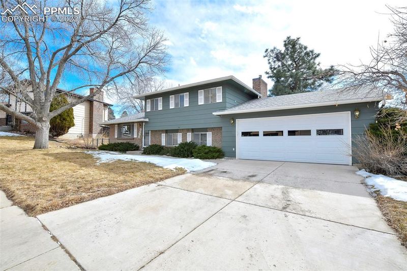5315 Silver Spur Ave, Colorado Springs, CO 80915