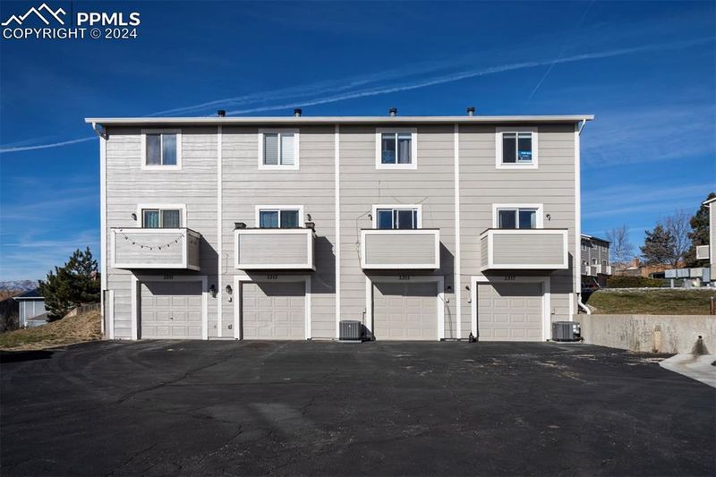 5317 Solar Ridge Dr, Colorado Springs, CO 80917