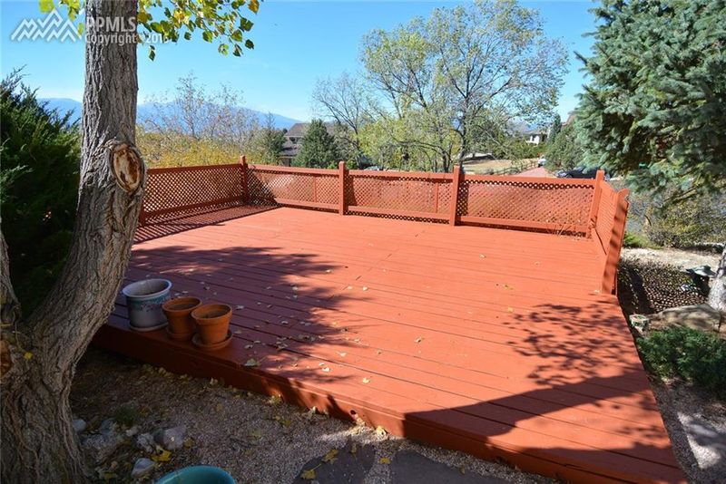 5318 Cracker Barrel Cir, Colorado Springs, CO 80917