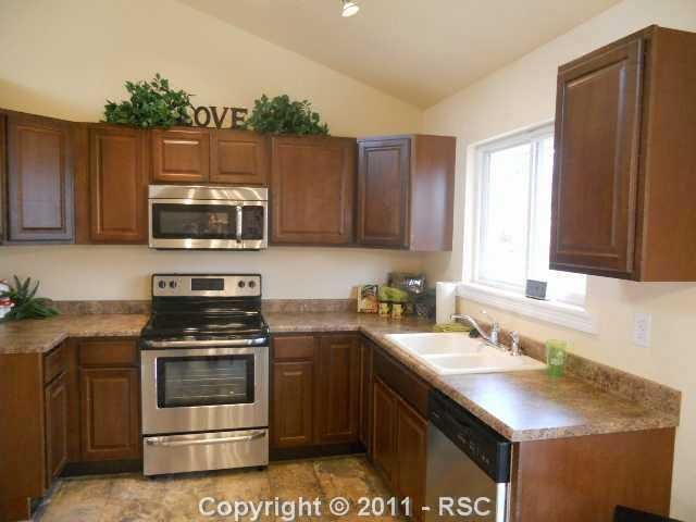 532 Dix Cir, Colorado Springs, CO 80911
