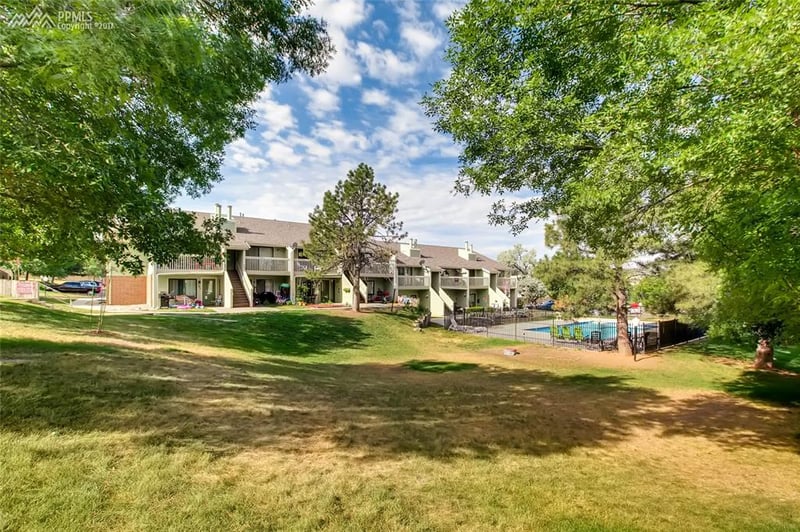 532 Oakwood Dr #B103, Castle Rock, CO 80104