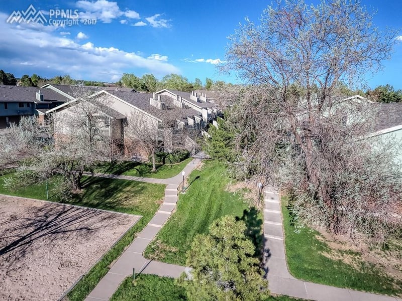 532 Oakwood Dr, Castle Rock, CO 80104