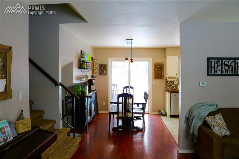 5325 Picket Dr, Colorado Springs, CO 80918