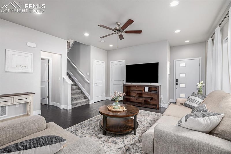 5325 Sky Top Ln, Colorado Springs, CO 80918