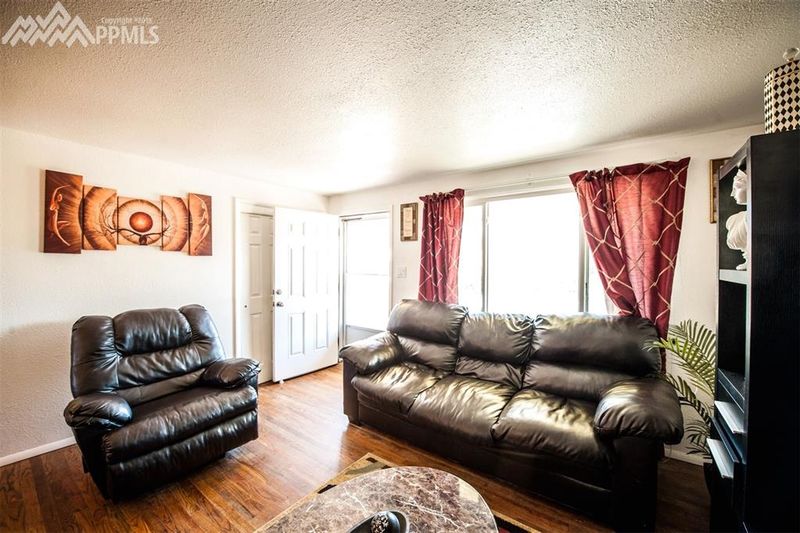 534 Winnepeg Dr, Colorado Springs, CO 80910