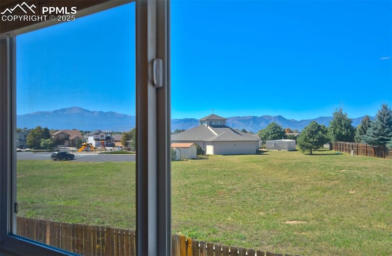 5340 Sunshade Point, Colorado Springs, CO 80923