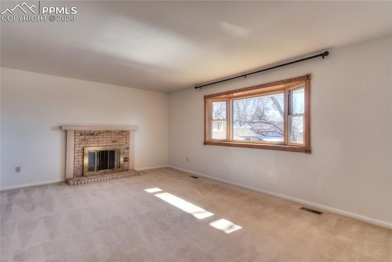 5354 Constitution Ave, Colorado Springs, CO 80915
