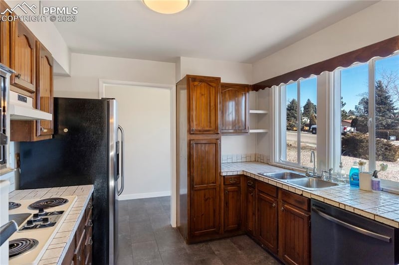 536 Crestridge Ave, Colorado Springs, CO 80906