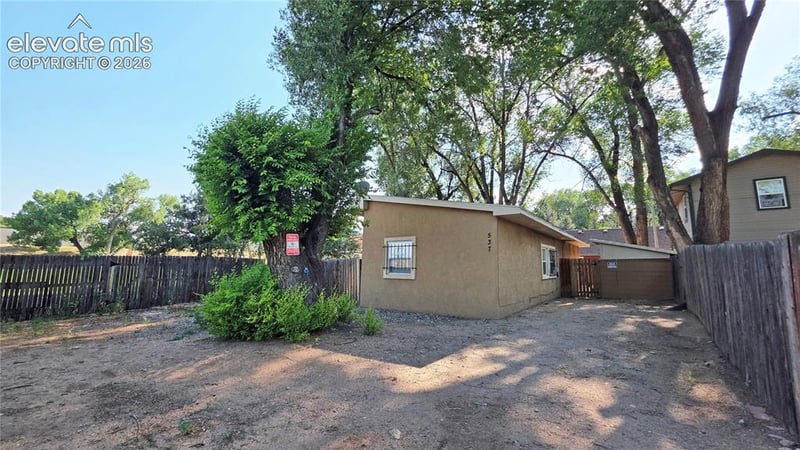 537 Crockett Ln, Colorado Springs, CO 80905