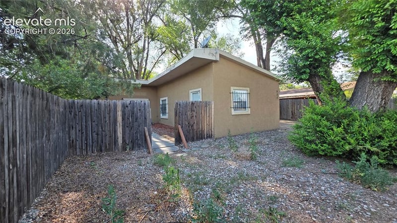 537 Crockett Ln, Colorado Springs, CO 80905