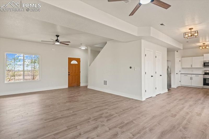 538 E Heron Dr, Pueblo, CO 81007