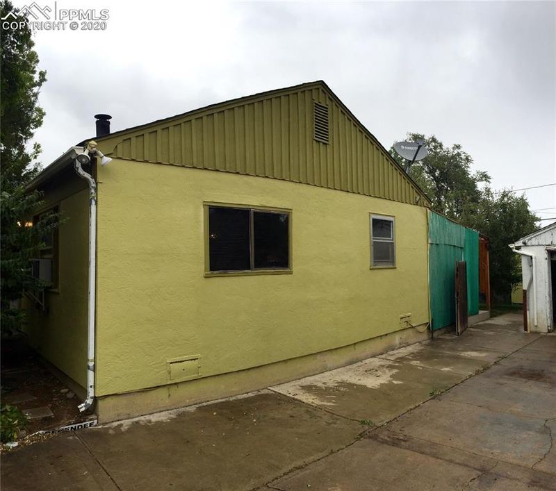 538 E St Elmo St, Colorado Springs, CO 80905