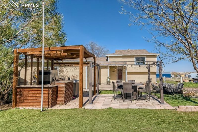 540 Holly St, Hudson, CO 80642