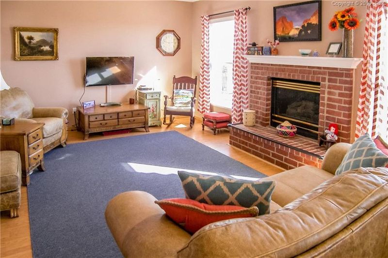 5405 Backglen Dr, Colorado Springs, CO 80906
