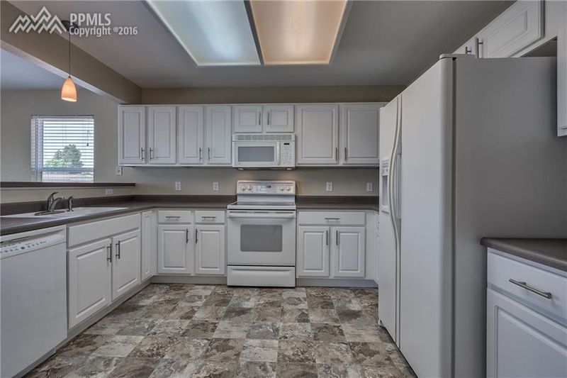 5406 Geode Ln, Colorado Springs, CO 80922