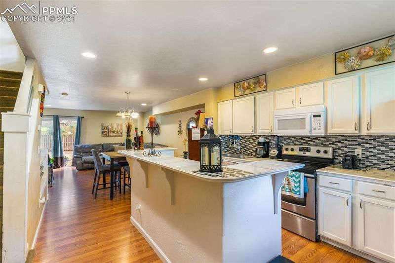 541 Shady Crest Cir, Colorado Springs, CO 80916