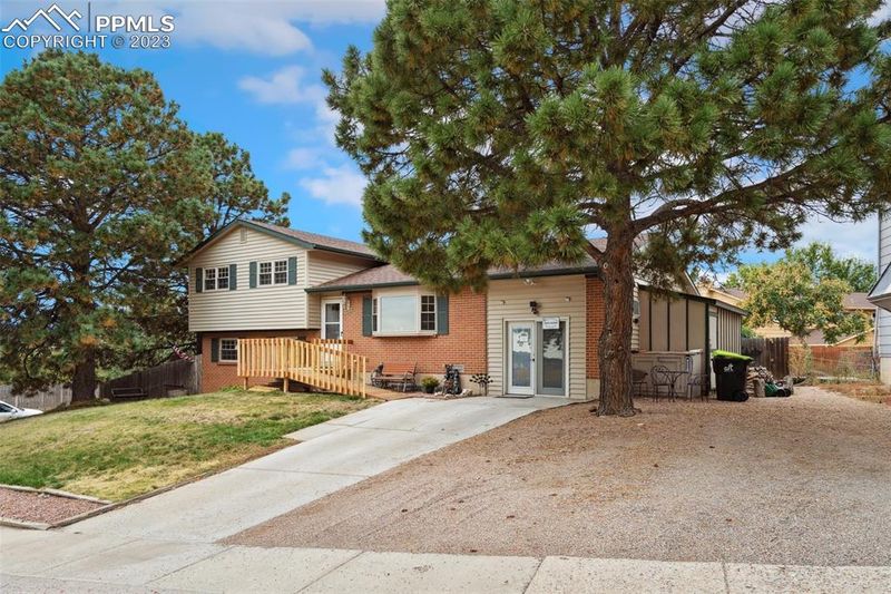 5410 Escondido Dr, Colorado Springs, CO 80918
