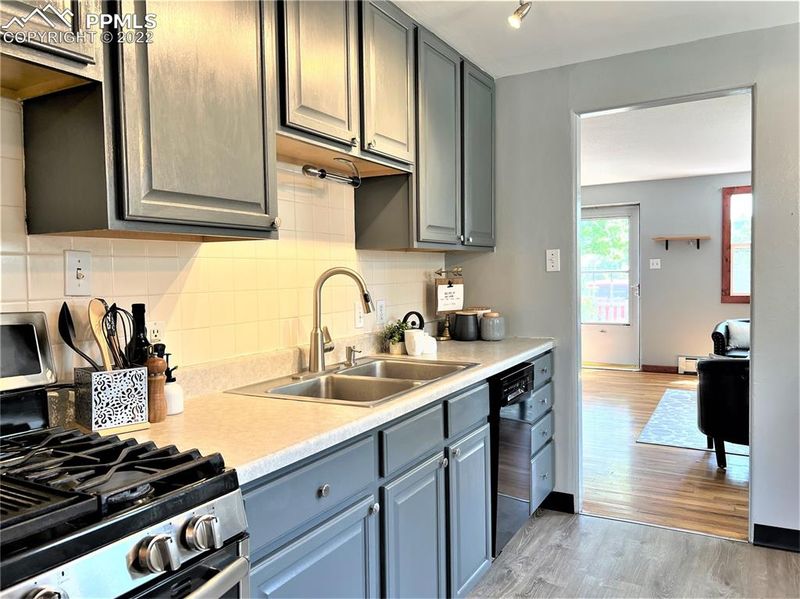 5419 Saulsbury Ct, Arvada, CO 80002
