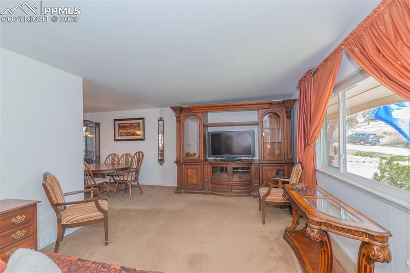 5420 Silver Dr, Colorado Springs, CO 80918