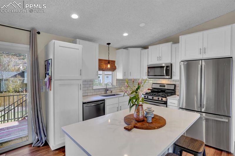 5429 Pinon Valley Rd, Colorado Springs, CO 80919