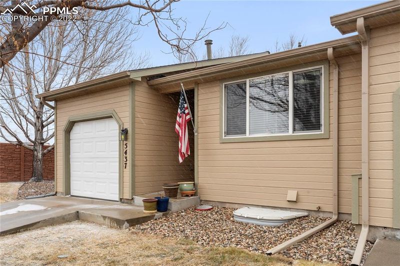 5437 Sunshade Point, Colorado Springs, CO 80923