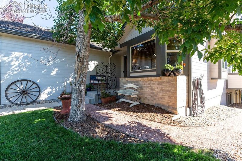5439 Lions Gate Ln, Colorado Springs, CO 80919