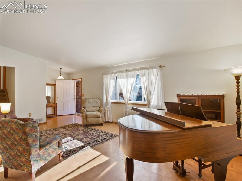 5440 Whimsical Dr, Colorado Springs, CO 80917