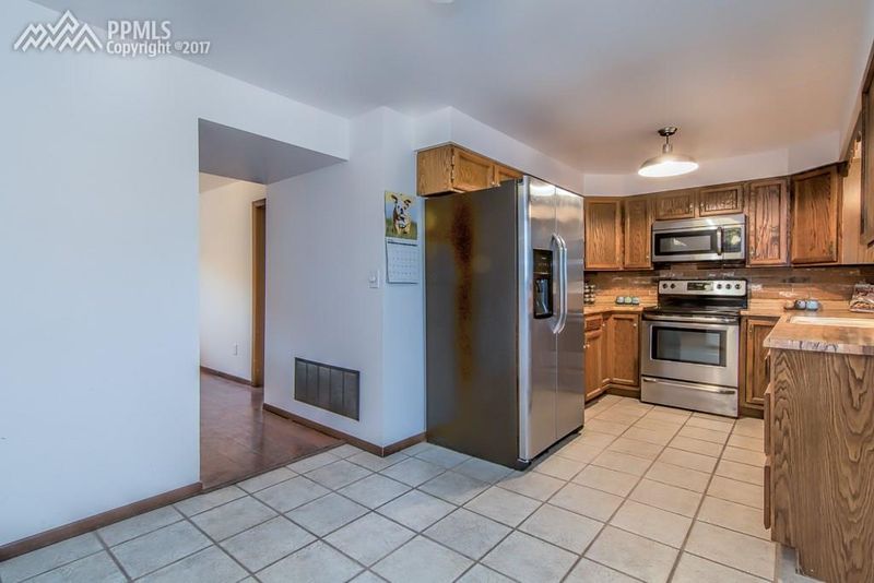 5441 S Buckskin Pass Dr, Colorado Springs, CO 80917