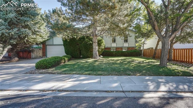 5445 Mule Deer Dr, Colorado Springs, CO 80919