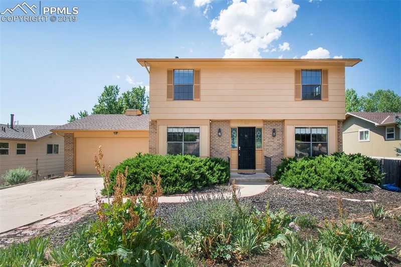 545 Allegheny Dr, Colorado Springs, CO 80919