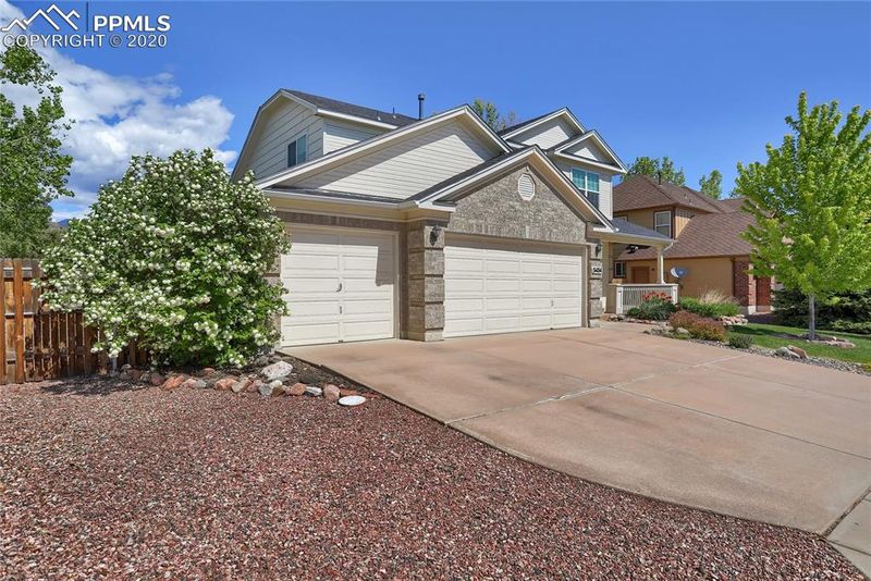 5454 Campglen Dr, Colorado Springs, CO 80906