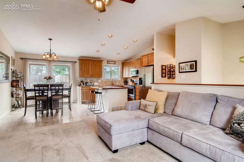 5455 Villa Cir, Colorado Springs, CO 80918
