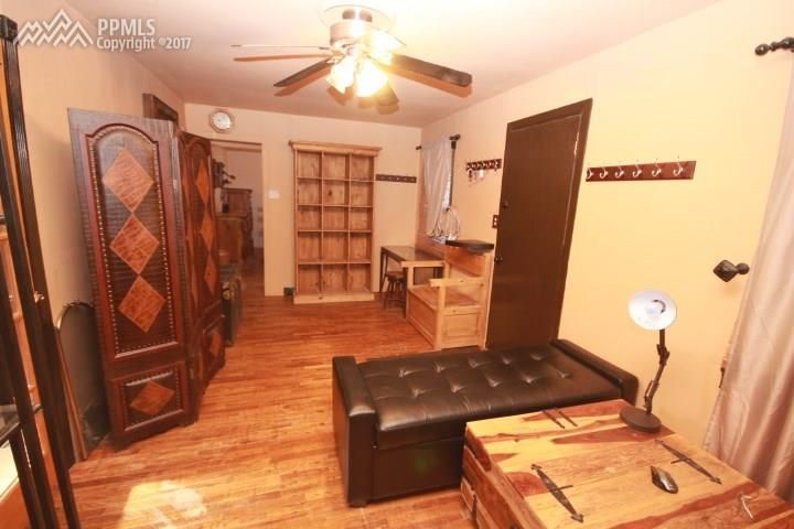 546 Edna Ln, Pueblo, CO 81005