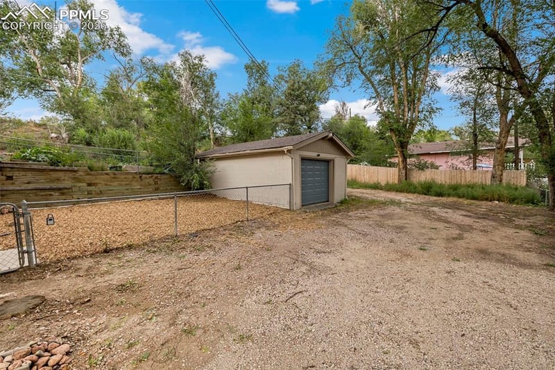 546 St Vrain St, Colorado Springs, CO 80905