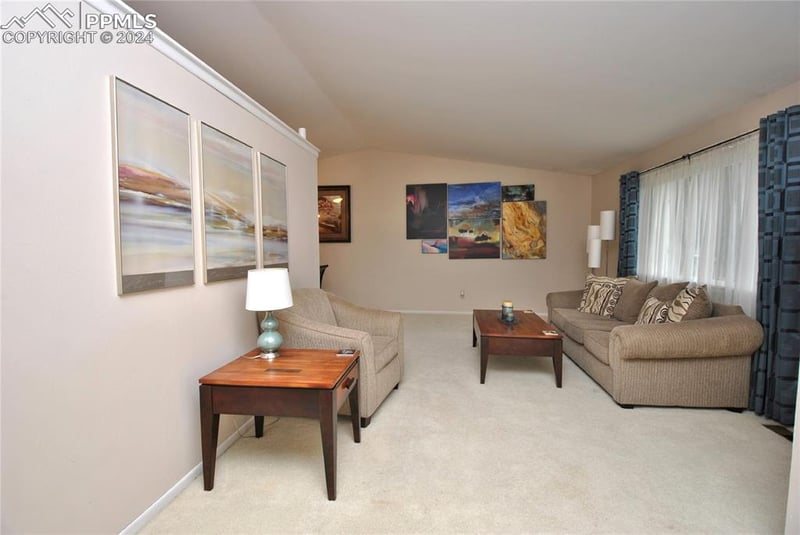 5465 Gunshot Pass Dr, Colorado Springs, CO 80917