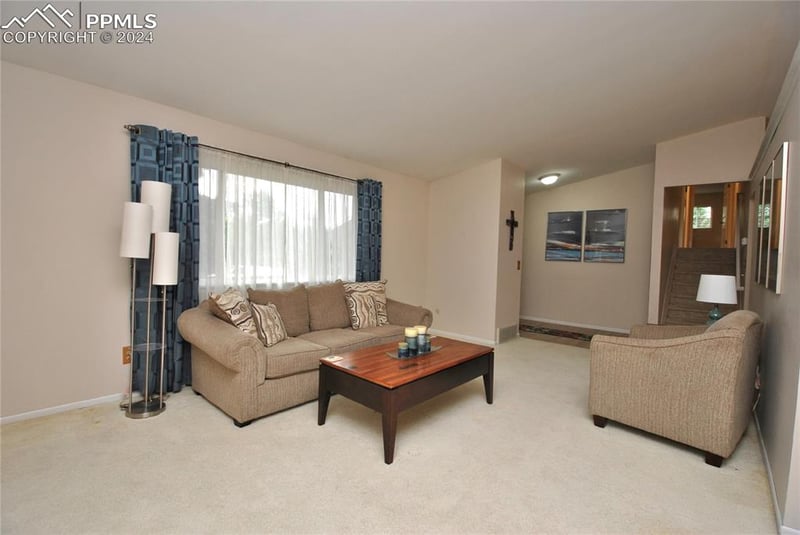 5465 Gunshot Pass Dr, Colorado Springs, CO 80917