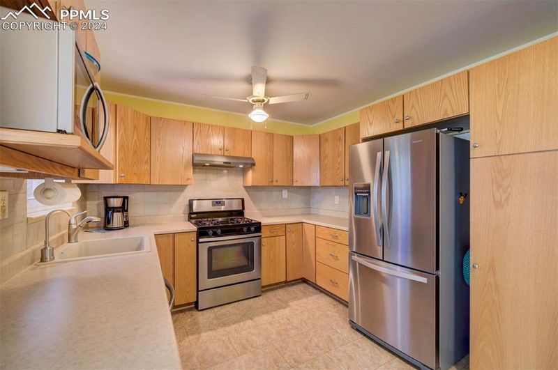 547 Quebec St, Colorado Springs, CO 80911