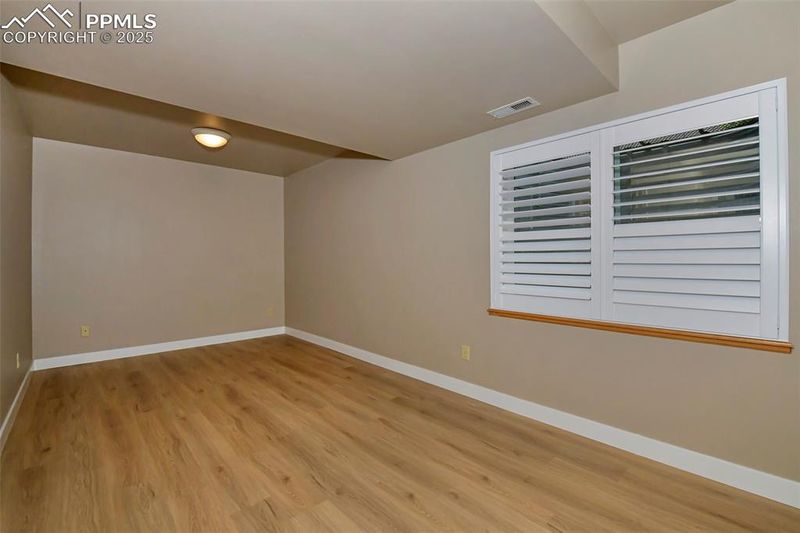 5470 Backglen Dr, Colorado Springs, CO 80906