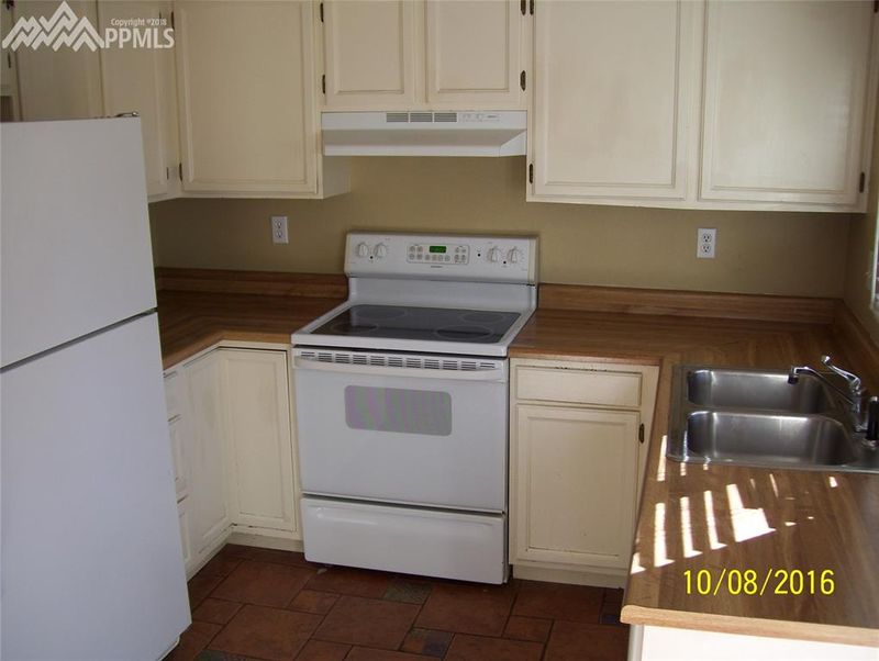 5475 Poncha Pass Ct, Colorado Springs, CO 80917