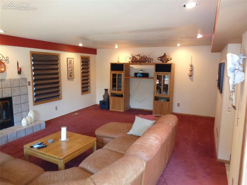 55 Palm Springs Dr, Colorado Springs, CO 80921
