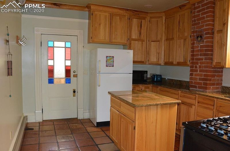 55 Waltham Ave, Manitou Springs, CO 80829