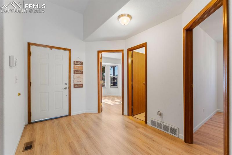 5512 Kingsboro Dr, Colorado Springs, CO 80911