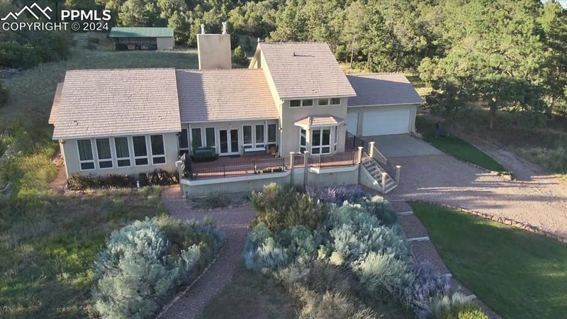 5520 Barrett Rd, Colorado Springs, CO 80926