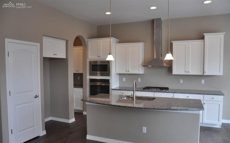 5523 Thurber Dr, Colorado Springs, CO 80924