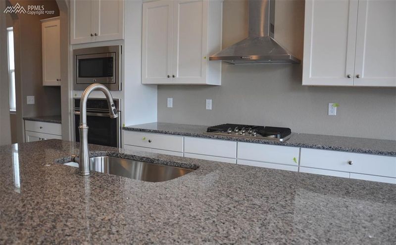 5523 Thurber Dr, Colorado Springs, CO 80924