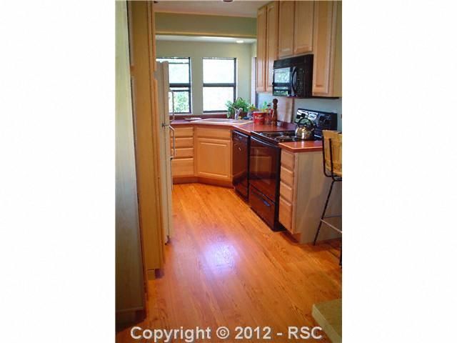 5526 Mansfield Ct, Colorado Springs, CO 80918