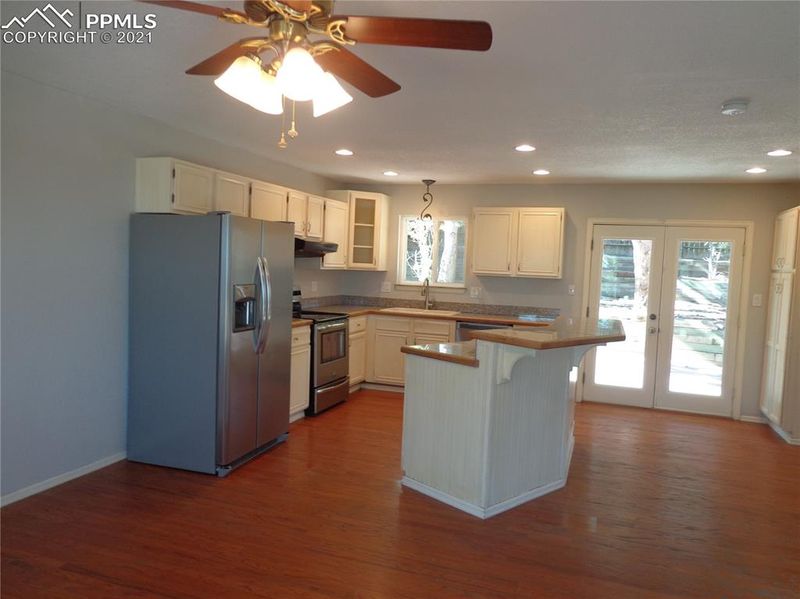 5527 Wilkerson Pass Dr, Colorado Springs, CO 80917