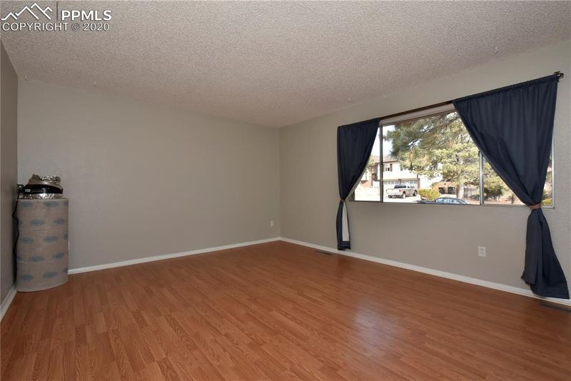 5530 Galena Dr, Colorado Springs, CO 80918